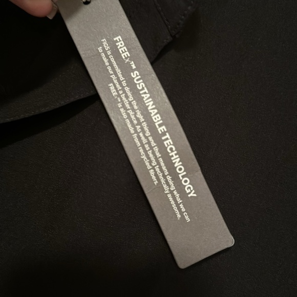 NWT Figs Rafaela FreeX Scrub Top - Picture 3 of 4